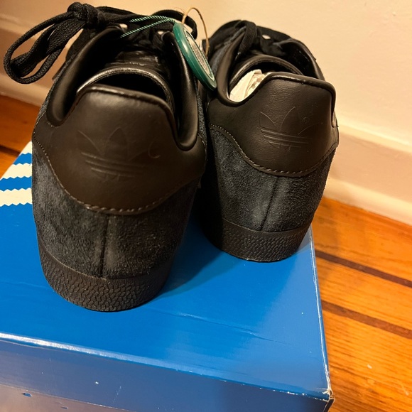 adidas gazelle silver green womens Adidas Gazelle Triple Black